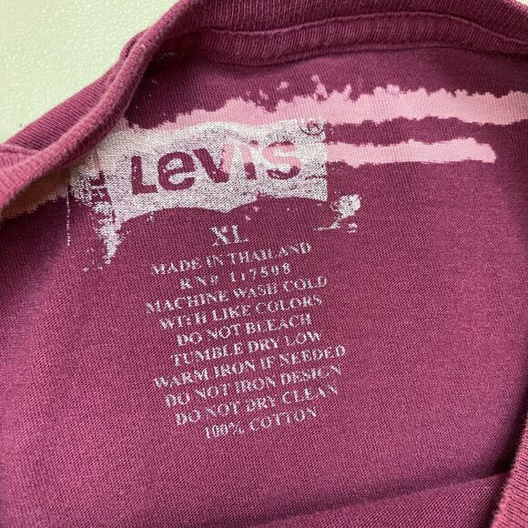 Levis T-Shirt Mens XL Bleach Out Stripe Eagle Graphic Purple Short Sleeve Crew - Picture 9 of 10